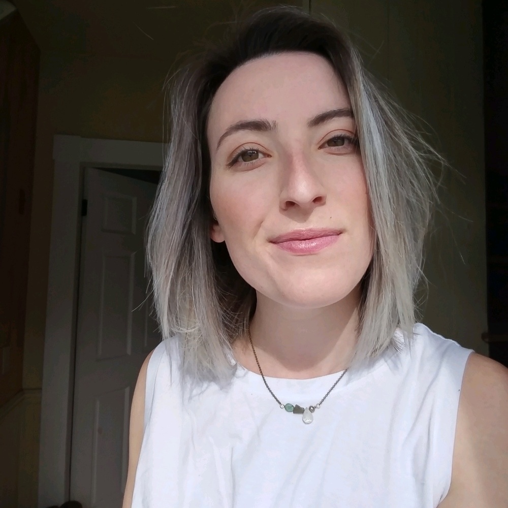 Meet your Posher, Claire